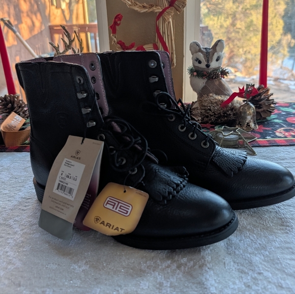 NWT Ariat Women's Black Leather Combat Boots Heritage Lacer II